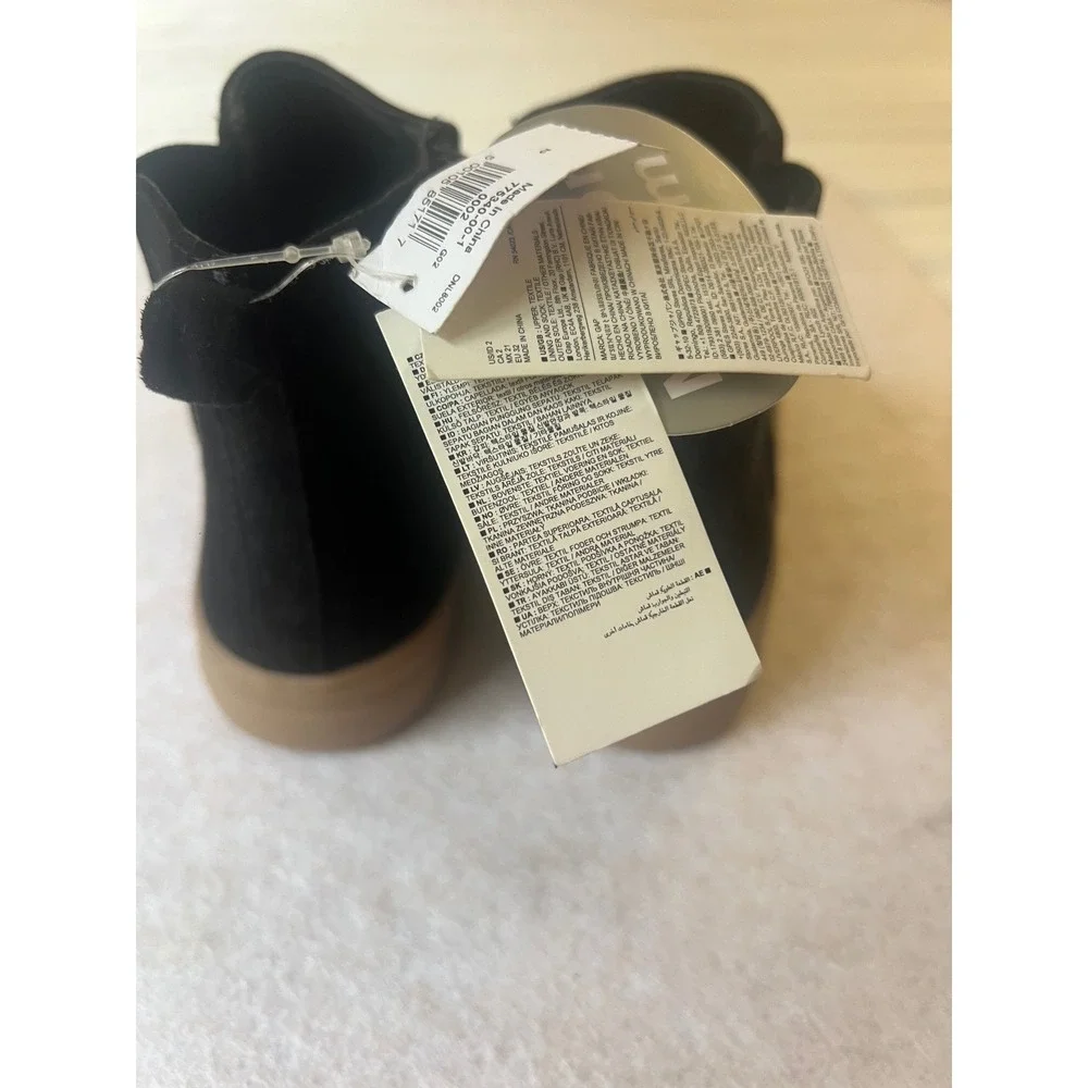 Gap Kids Black Chelsea Boots Memory Foam Gum Sole Side Zip New Size 2